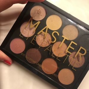 Master Eyeshadow Palette